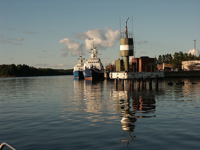 Vysotsk / Pinkeli light
Author of the photo: [url=http://fotki.yandex.ru/users/sommers/]Alexey Solovev[/url]
Keywords: Vysotsk;Russia;Gulf of Finland