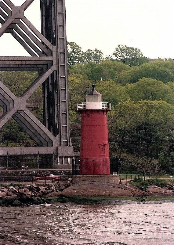 New York / Jeffrey's Hook lighthouse
AKA "Little Red Lighthouse"
Keywords: New York;United States;Hudson River