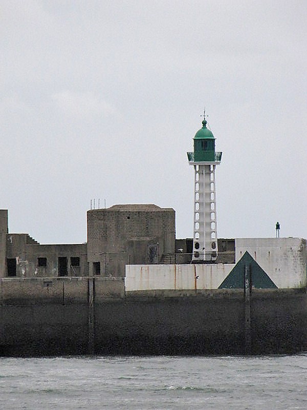 Normandy / Le Havre South Breakwater lighthouse
Author of the photo: [url=https://www.flickr.com/photos/21475135@N05/]Karl Agre[/url]
Keywords: Le Havre;France;English channel;Normandy