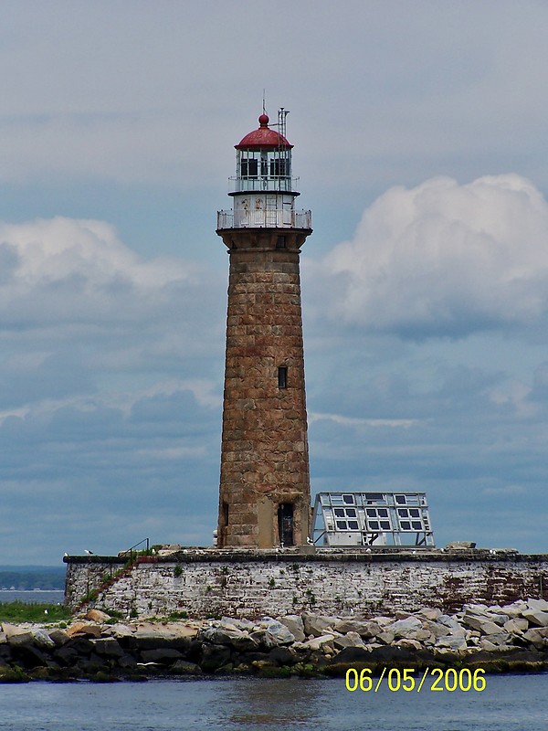 New York / Little Gull Island lighthouse
Author of the photo: [url=https://www.flickr.com/photos/bobindrums/]Robert English[/url]
Keywords: New York;Atlantic ocean;United States