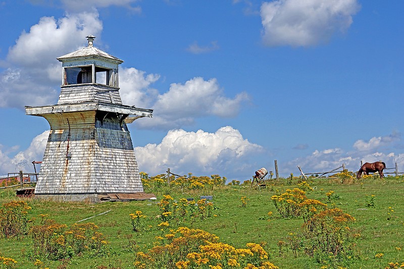 Nova Scotia / Lower l'Ardoise (L'Ardoise Harbour) Range Front lighthouse
Author of the photo: [url=https://www.flickr.com/photos/archer10/] Dennis Jarvis[/url]

Keywords: Cape Breton Island;Nova Scotia;Canada;Atlantic ocean