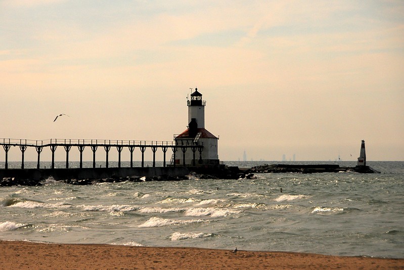 Indiana / Michigan City / East Pierhead lighthouse and Breakwater light
Author of the photo:[url=https://www.flickr.com/photos/lighthouser/sets]Rick[/url]
Keywords: Indiana;Lake Michigan;United States;Michigan city