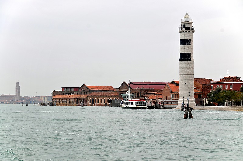 Golfo di Venezia / Isola di Murano / Murano (Entrance Range Rear) Lighthouse
Author of the photo: [url=https://www.flickr.com/photos/archer10/]Dennis Jarvis[/url]
Keywords: Murano;Venice;Italy