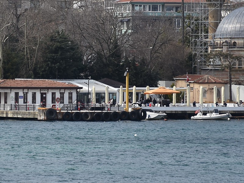 Istanbul / Pier light
Keywords: Bosphorus;Turkey;Istanbul