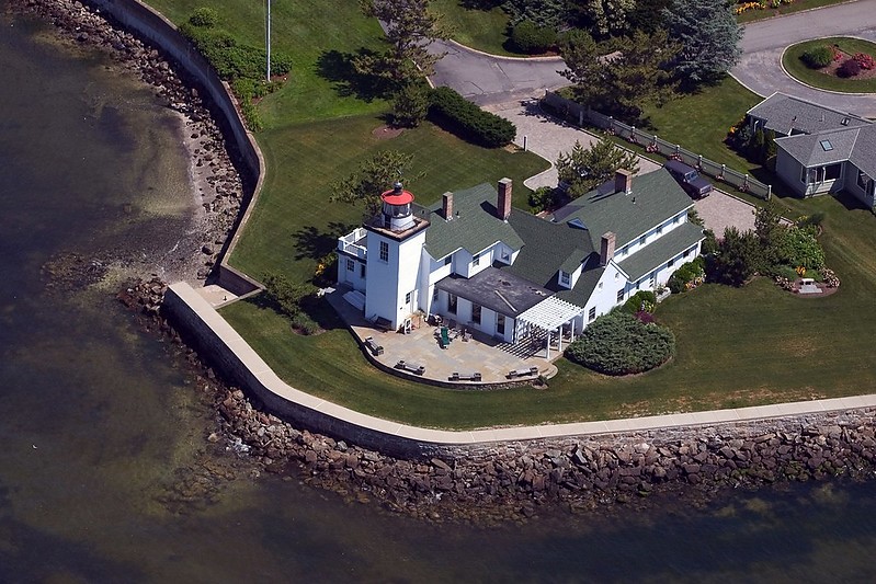 Rhode island / Nayatt Point lighthouse - aerial view
Author of the photo: [url=https://jeremydentremont.smugmug.com/]nelights[/url]

Keywords: United States;Rhode island;Atlantic ocean;Aerial