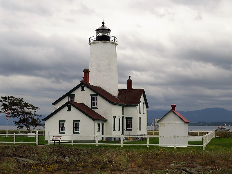 Washington / New Dungeness lighthouse
Author of the photo: [url=https://www.flickr.com/photos/larrymyhre/]Larry Myhre[/url]
Keywords: Strait of Juan de Fuca;Washington;United States