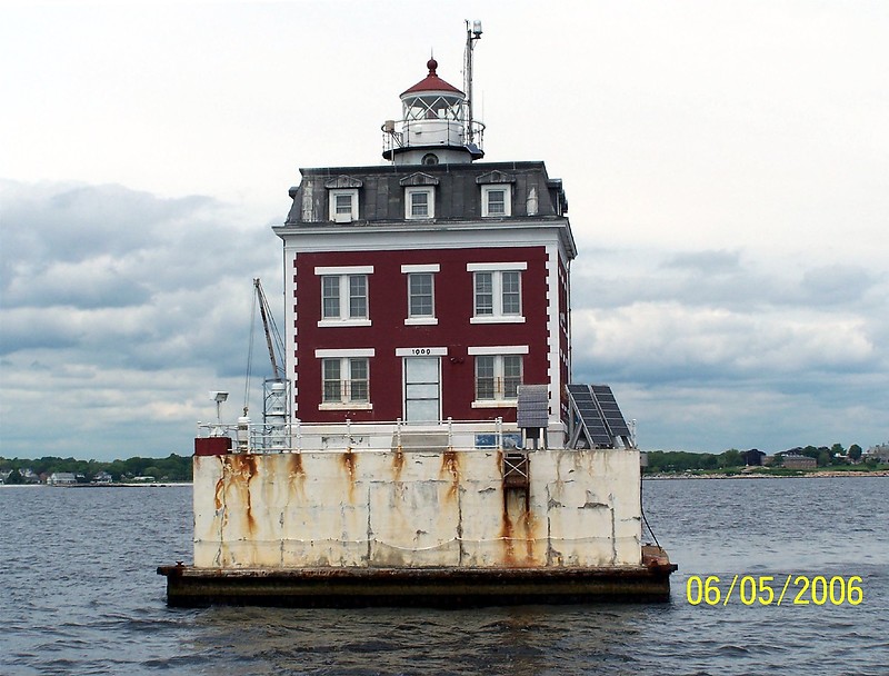 Connecticut / New London Ledge lighthouse
Author of the photo: [url=https://www.flickr.com/photos/bobindrums/]Robert English[/url]
Keywords: Connecticut;United States;Atlantic ocean;Offshore
