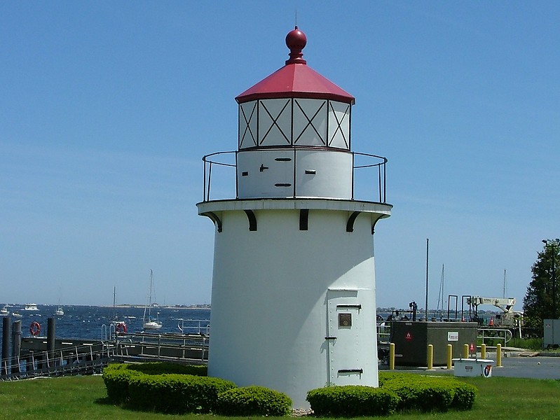Massachusetts / Newburyport Harbor Range Front lighthouse
Author of the photo: [url=https://www.flickr.com/photos/larrymyhre/]Larry Myhre[/url]

Keywords: Massachusetts;Atlantic ocean;Newburyport;United States