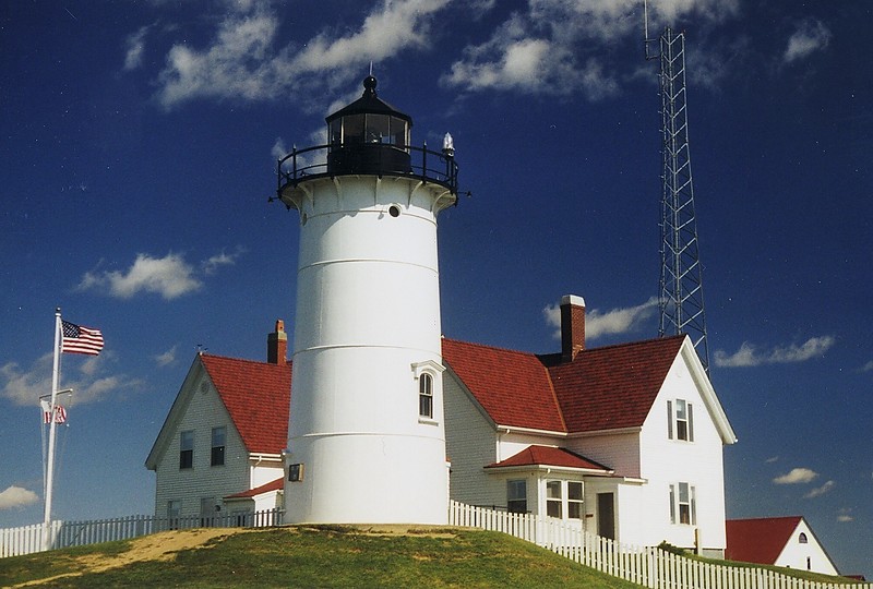 Massachusetts / Nobska lighthouse
Author of the photo: [url=https://www.flickr.com/photos/larrymyhre/]Larry Myhre[/url]

Keywords: United States;Massachusetts;Atlantic ocean