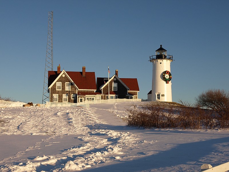 Massachusetts / Christmas Nobska lighthouse 
Author of the photo: [url=https://www.flickr.com/photos/31291809@N05/]Will[/url]

Keywords: United States;Massachusetts;Atlantic ocean;Winter
