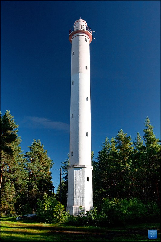 Norrby Range Rear lighthouse
Author of the photo: [url=http://www.panoramio.com/user/1496126]Tuderna[/url]

Keywords: Estonia;Gulf of Finland