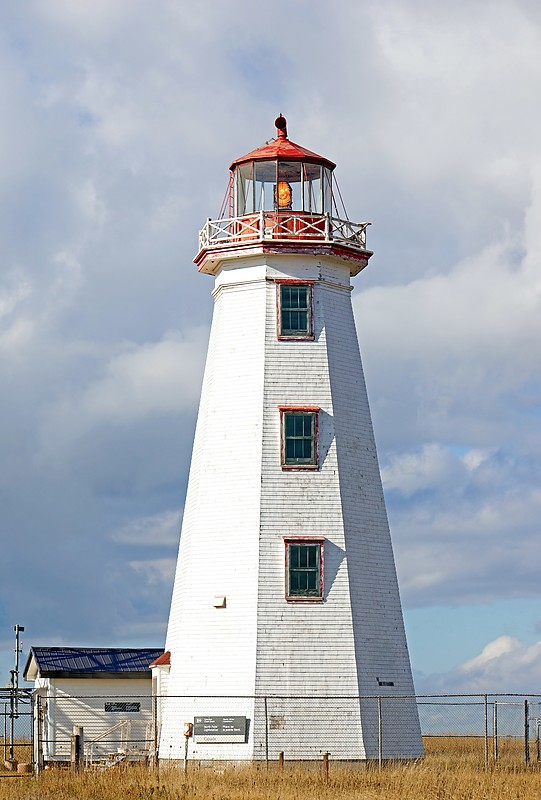 Prince Edward Island / North Cape lighthouse
Author of the photo: [url=https://www.flickr.com/photos/archer10/] Dennis Jarvis[/url]

Keywords: Prince Edward Island;Canada;Gulf of Saint Lawrence