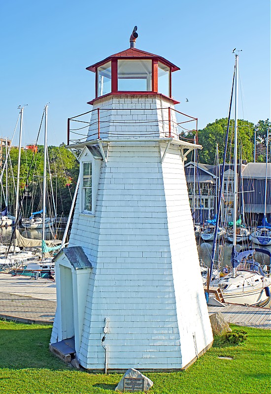 Oakville Lighthouse
Author of the photo: [url=https://www.flickr.com/photos/archer10/] Dennis Jarvis[/url]
Keywords: Oakville;Lake Ontario;Canada