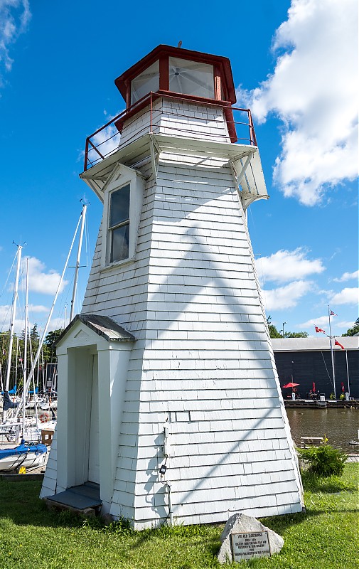 Oakville Lighthouse
Author of the photo: [url=https://www.flickr.com/photos/selectorjonathonphotography/]Selector Jonathon Photography[/url]
Keywords: Oakville;Lake Ontario;Canada