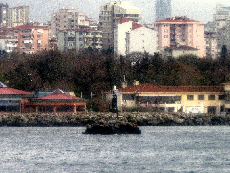 Istanbul / Oreke Tasi light
Keywords: Istanbul;Turkey;Bosphorus;Offshore