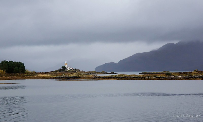 Isle of Skye / Ornsay Lighthouse
AKA Isle Ornsay, Eilean Iarmain
Photo by Kirill Trubitsyn
Keywords: Isle of Skye;United Kingdom;Scotland;Sound of Sleat