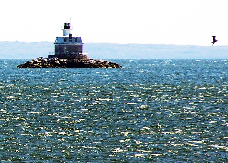 Connecticut / Penfield Reef lighthouse
Author of the photo: [url=http://www.flickr.com/photos/papa_charliegeorge/]Charlie Kellogg[/url]
Keywords: Connecticut;United States;Atlantic ocean;Long Island Sound