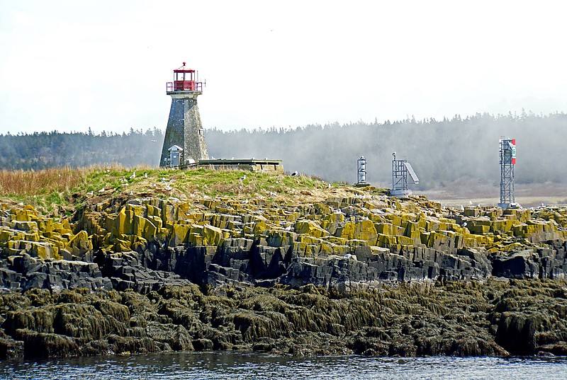Nova Scotia / Peter Island lighthouse
AKA Westport
Author of the photo: [url=https://www.flickr.com/photos/archer10/]Dennis Jarvis[/url]
Keywords: Nova Scotia;Westport;Canada;Atlantic ocean