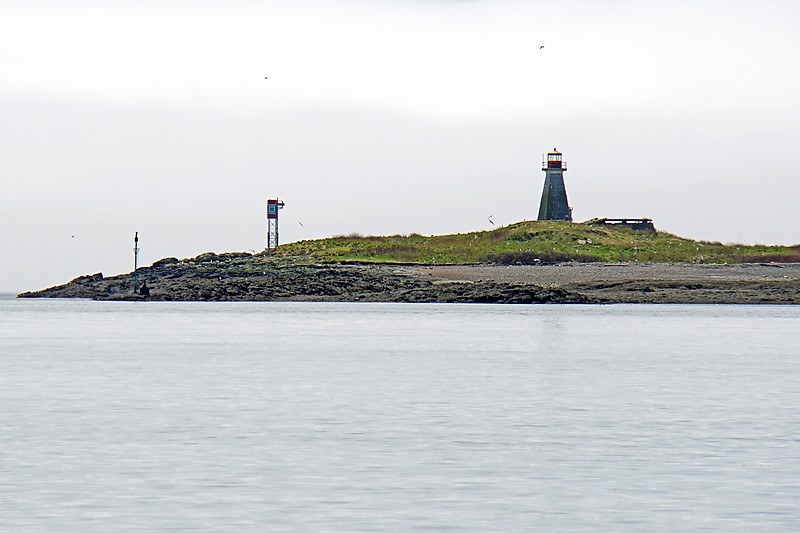 Nova Scotia / Peter Island lighthouse
AKA Westport
Author of the photo: [url=https://www.flickr.com/photos/archer10/]Dennis Jarvis[/url]
Keywords: Nova Scotia;Westport;Canada;Atlantic ocean
