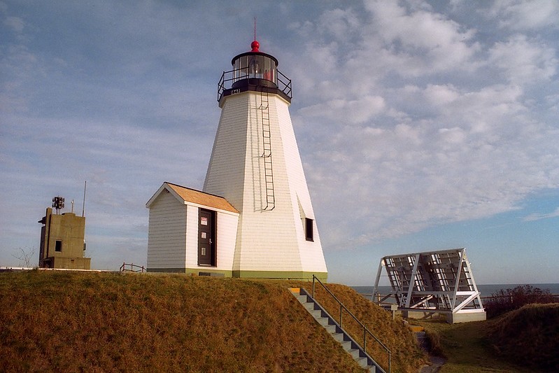 Massachusetts / Plymouth Lighthouse
Author of the photo: [url=https://jeremydentremont.smugmug.com/]nelights[/url]

Keywords: Massachusetts;Plymouth;United States;Atlantic ocean