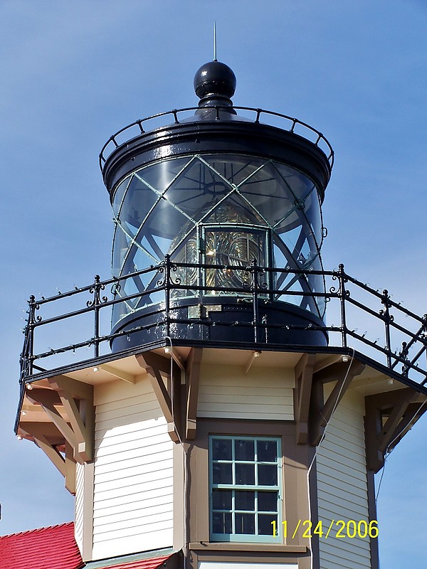 California / Point Cabrillo lighthouse - lantern
Author of the photo: [url=https://www.flickr.com/photos/bobindrums/]Robert English[/url]
Keywords: United States;Pacific ocean;California;Lantern