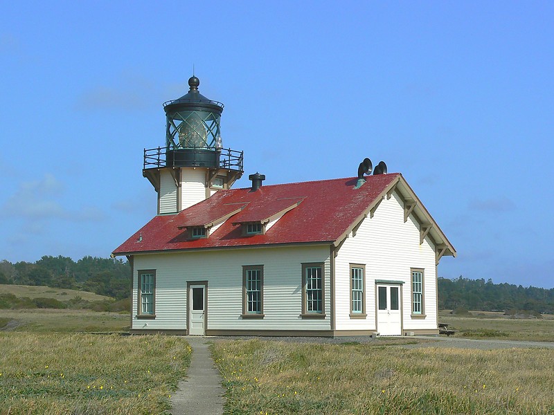 California / Point Cabrillo lighthouse
Author of the photo: [url=https://www.flickr.com/photos/8752845@N04/]Mark[/url]
Keywords: United States;Pacific ocean;California