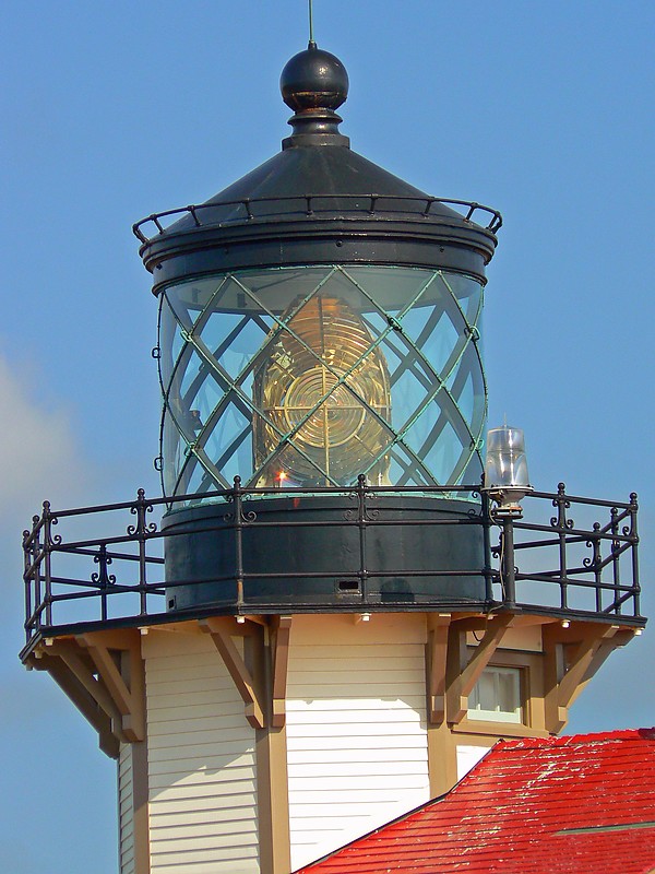 California / Point Cabrillo lighthouse - lantern
Author of the photo: [url=https://www.flickr.com/photos/8752845@N04/]Mark[/url]
Keywords: United States;Pacific ocean;California;Lantern