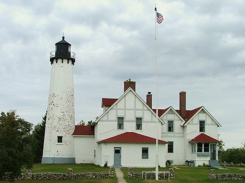 Michigan / Point Iroquois lighthouse
Author of the photo: [url=https://www.flickr.com/photos/larrymyhre/]Larry Myhre[/url]

Keywords: Michigan;Lake Superior;United States