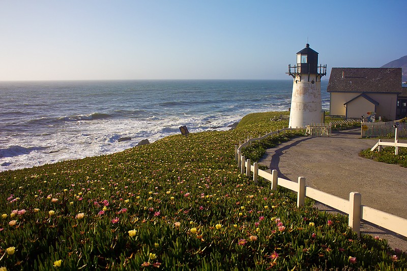 California / Point Montara Lighthouse
Author of the photo: [url=https://jeremydentremont.smugmug.com/]nelights[/url]
Keywords: California;United States;Pacific ocean