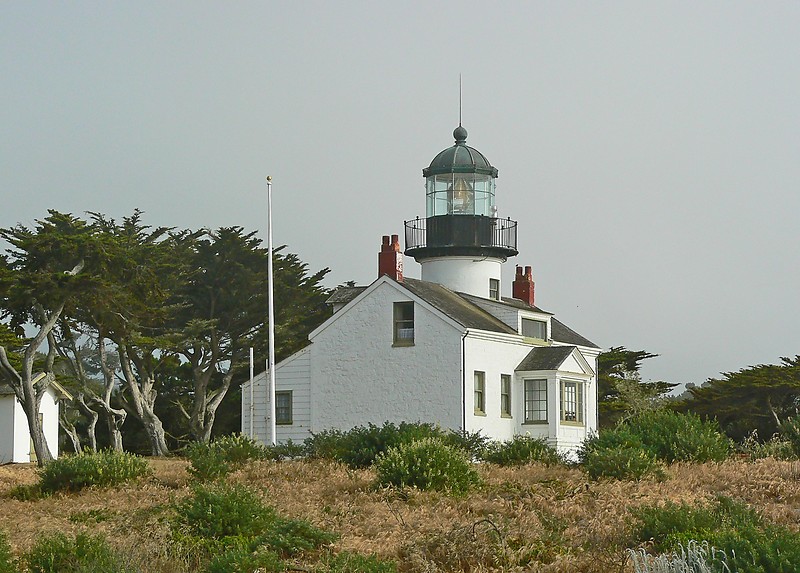 California / Point Pinos lighthouse
Author of the photo: [url=https://www.flickr.com/photos/8752845@N04/]Mark[/url]
Keywords: United States;Pacific ocean;California