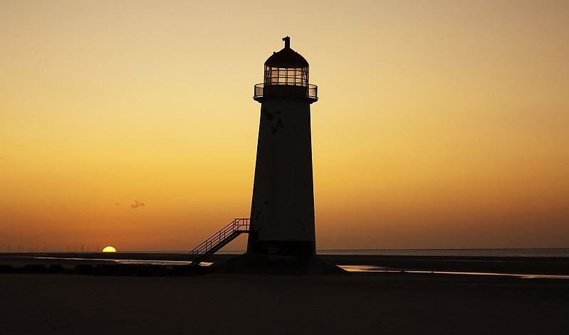 Point of Ayr lighthouse at sunset
Author of the photo: [url=https://www.flickr.com/photos/34919326@N00/]Fin Wright[/url]
Keywords: Talacre;Wales;Irish Sea;United Kingdom;Sunset