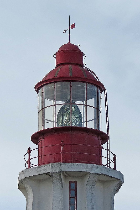 Quebec / Point au Pere Lighthouse - lantern
Author of the photo: [url=https://www.flickr.com/photos/21475135@N05/]Karl Agre[/url] 
Keywords: Canada;Quebec;Gulf of Saint Lawrence;Lantern