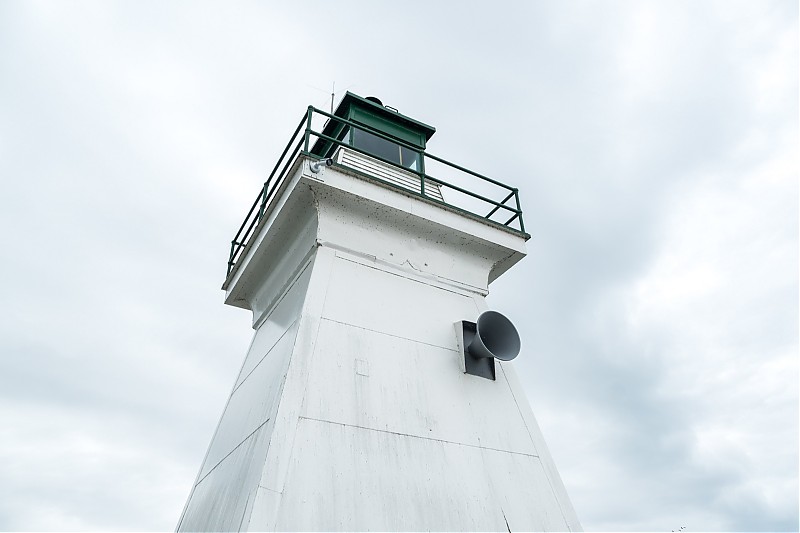 Ontario / Lake Erie / Port Dover West Pier lighthouse
Author of the photo: [url=https://www.flickr.com/photos/selectorjonathonphotography/]Selector Jonathon Photography[/url]
Keywords: Lake Erie;Ontario;Canada;Port Dover;Siren