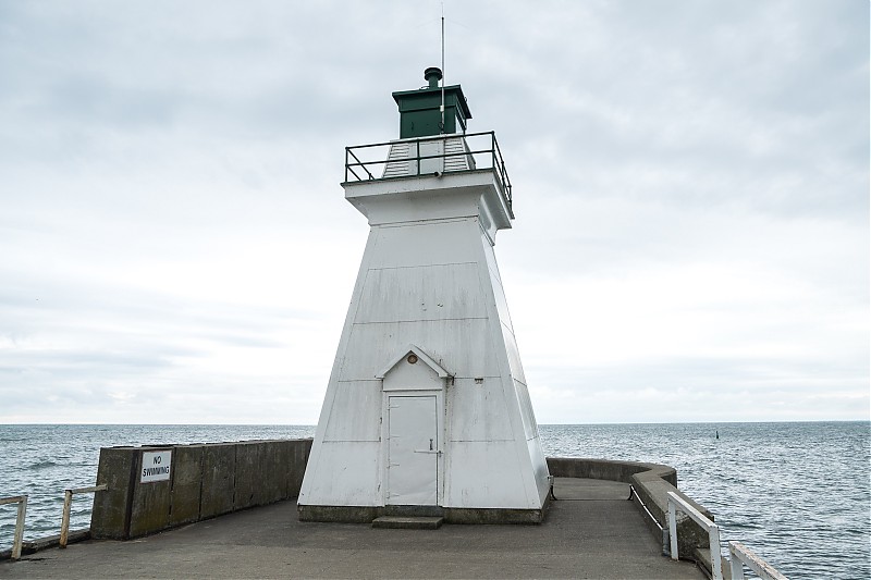 Ontario / Lake Erie / Port Dover West Pier lighthouse
Author of the photo: [url=https://www.flickr.com/photos/selectorjonathonphotography/]Selector Jonathon Photography[/url]
Keywords: Lake Erie;Ontario;Canada;Port Dover
