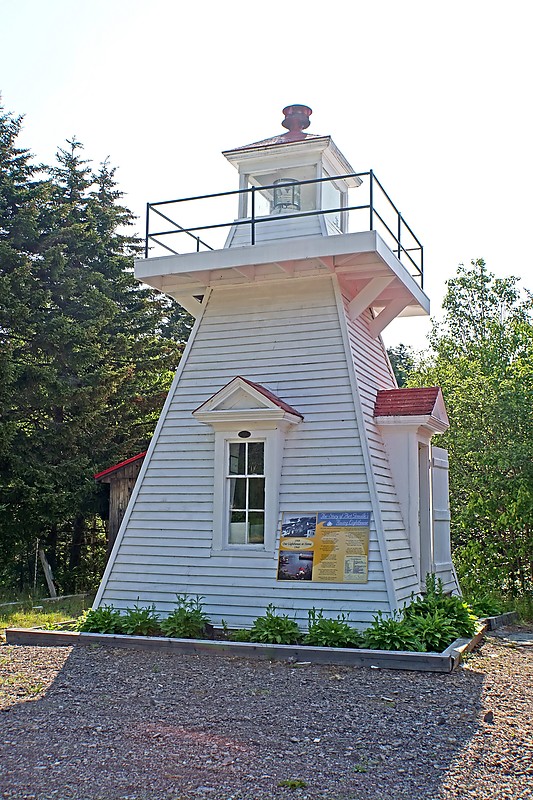 Nova Scotia / Port Greville lighthouse
Author of the photo: [url=https://www.flickr.com/photos/archer10/] Dennis Jarvis[/url]
Keywords: Nova Scotia;Canada;Bay of Fundy