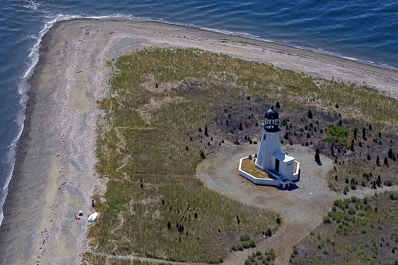 Rhode island / Prudence Island lighthouse - aerial view
Author of the photo: [url=https://jeremydentremont.smugmug.com/]nelights[/url]

Keywords: United States;Rhode island;Atlantic ocean;Aerial
