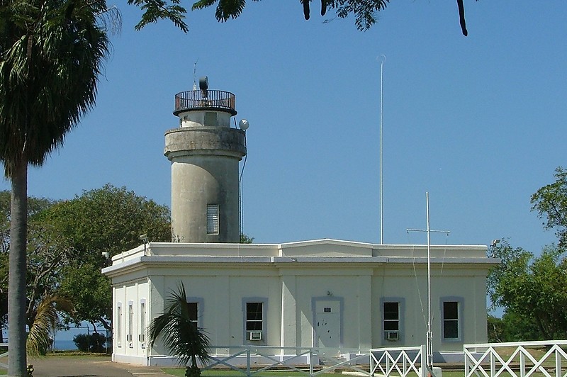 Punta Borinquen lighthouse
Author of the photo: [url=https://www.flickr.com/photos/larrymyhre/]Larry Myhre[/url]
Keywords: Puerto Rico;Caribbean sea