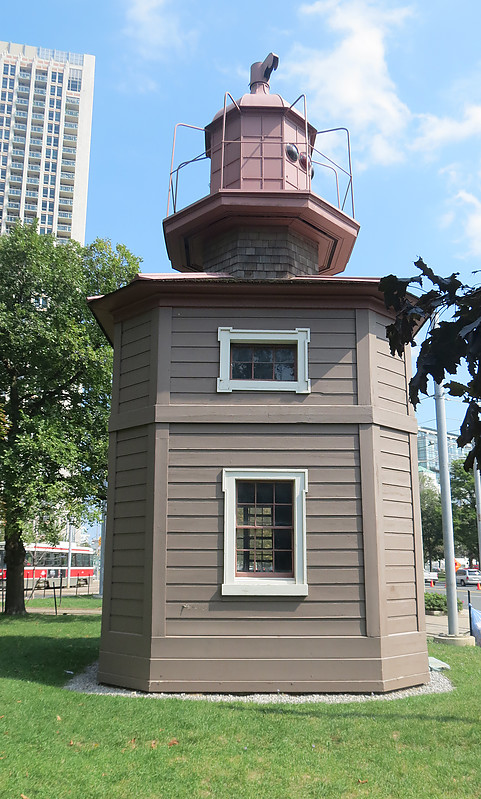 Queen's Wharf Lighthouse
Author of the photo: [url=https://www.flickr.com/photos/21475135@N05/]Karl Agre[/url]
Keywords: Canada;Lake Ontario;Ontario;Toronto