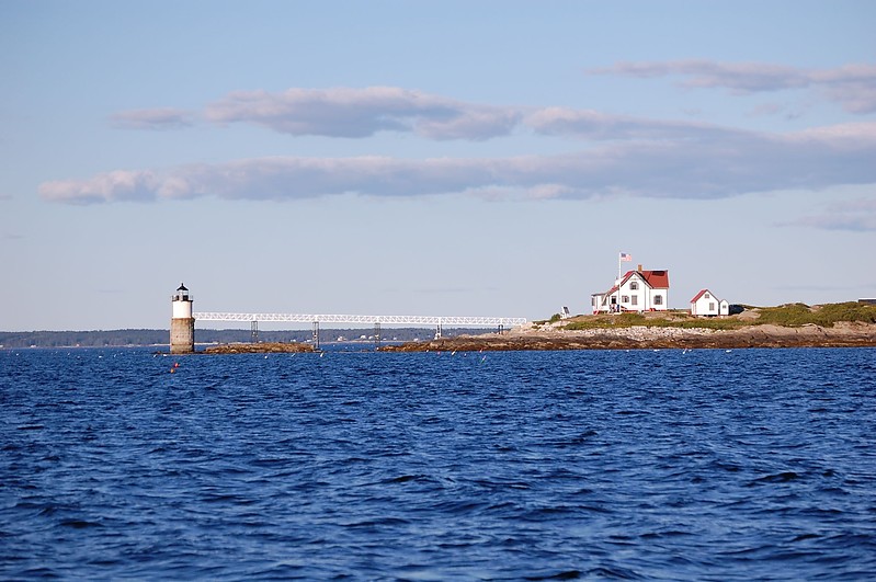 Maine / Ram Island lighthouse
Author of the photo: [url=https://www.flickr.com/photos/bobindrums/]Robert English[/url]
Keywords: Maine;Portland;United States;Atlantic ocean