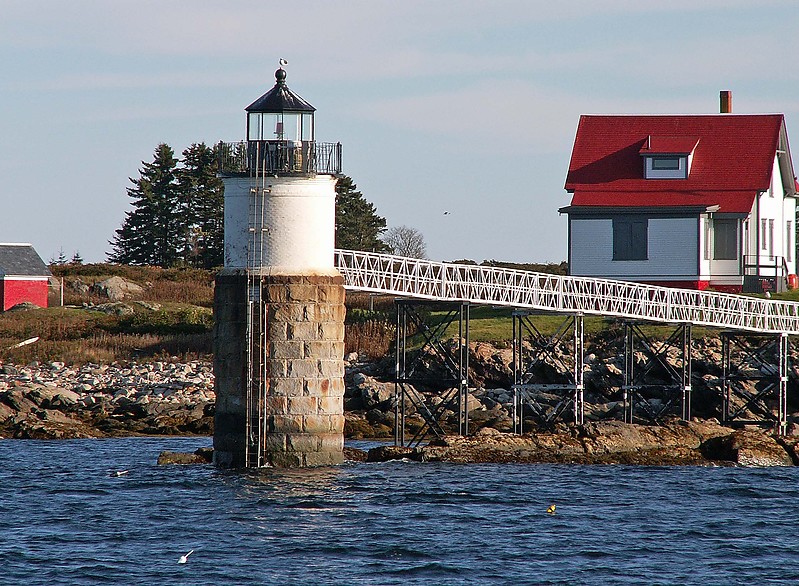 Maine / Ram Island lighthouse
Author of the photo: [url=https://www.flickr.com/photos/21475135@N05/]Karl Agre[/url]
Keywords: Maine;Portland;United States;Atlantic ocean