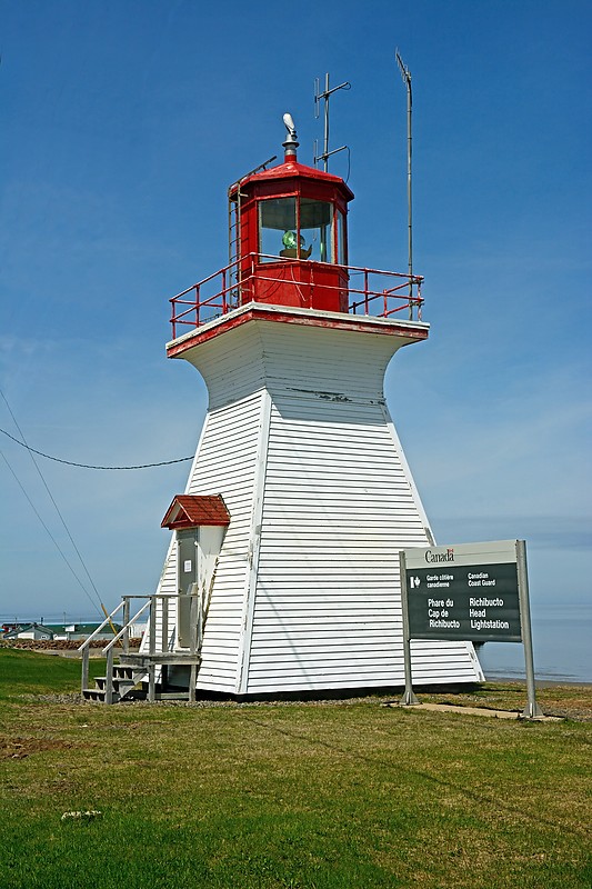 New Brunswick / Richibucto Head Lighthouse
Author of the photo: [url=https://www.flickr.com/photos/8752845@N04/]Mark[/url]
Keywords: New Brunswick;Canada;Gulf of Saint Lawrence;Northumberland Strait