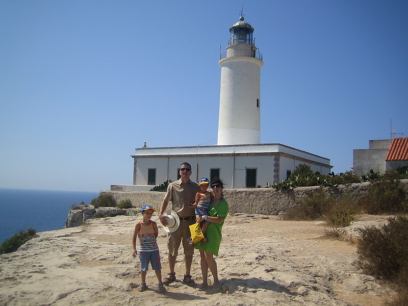 Formentera lighthouse
Permission granted by [url=http://forum.shipspotting.com/index.php?action=profile;u=72294]Juanjo Galiano[/url]
AKA Sa Mola, La Mola
Keywords: Formentera;Spain;Mediterranean sea