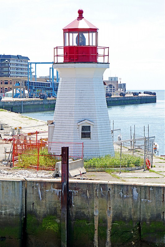 New Brunswick / Saint John Harbour lighthouse
Author of the photo: [url=https://www.flickr.com/photos/archer10/]Dennis Jarvis[/url]
Keywords: New Brunswick;Canada;Bay of Fundy;Saint John