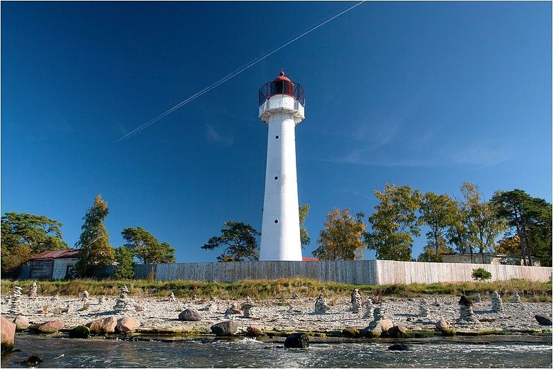 Vormsi (Saxby) Range Front lighthouse
Author of the photo: [url=http://www.panoramio.com/user/1496126]Tuderna[/url]
Keywords: Baltic sea;Estonia;Saxby