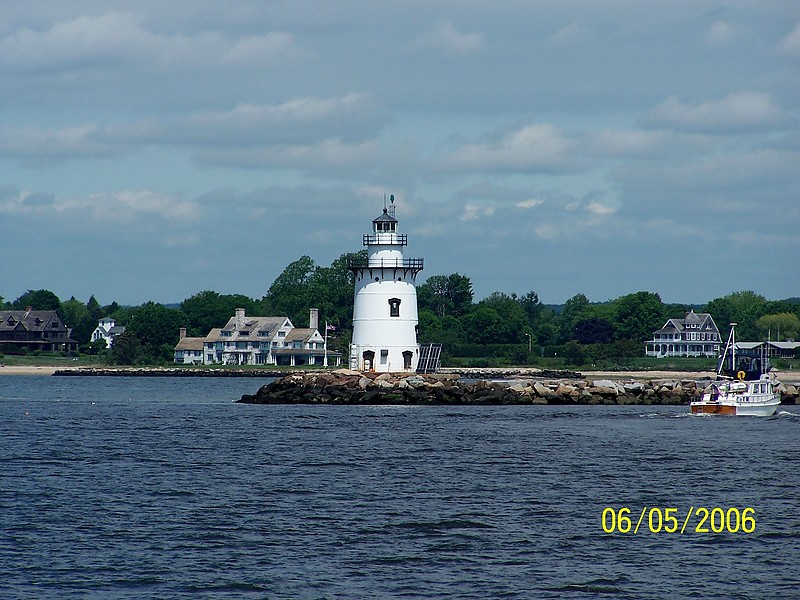 Connecticut / Saybrook Breakwater Outer lighthouse
Author of the photo: [url=https://www.flickr.com/photos/bobindrums/]Robert English[/url]
Keywords: Connecticut;United States;Atlantic ocean;Long Island Sound