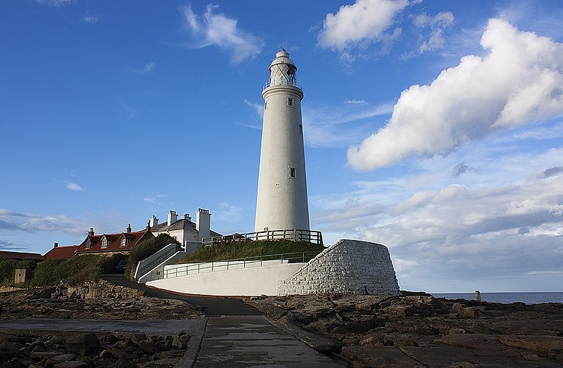 St. Mary's Lighthouse
Author of the photo: [url=https://www.flickr.com/photos/34919326@N00/]Fin Wright[/url]

Keywords: Tyne;Whitley Bay;North sea;England;United Kingdom