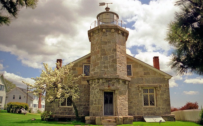 Connecticut / Stonington Harbor lighthouse
Author of the photo: [url=https://jeremydentremont.smugmug.com/]nelights[/url]

Keywords: Connecticut;United States;Atlantic ocean
