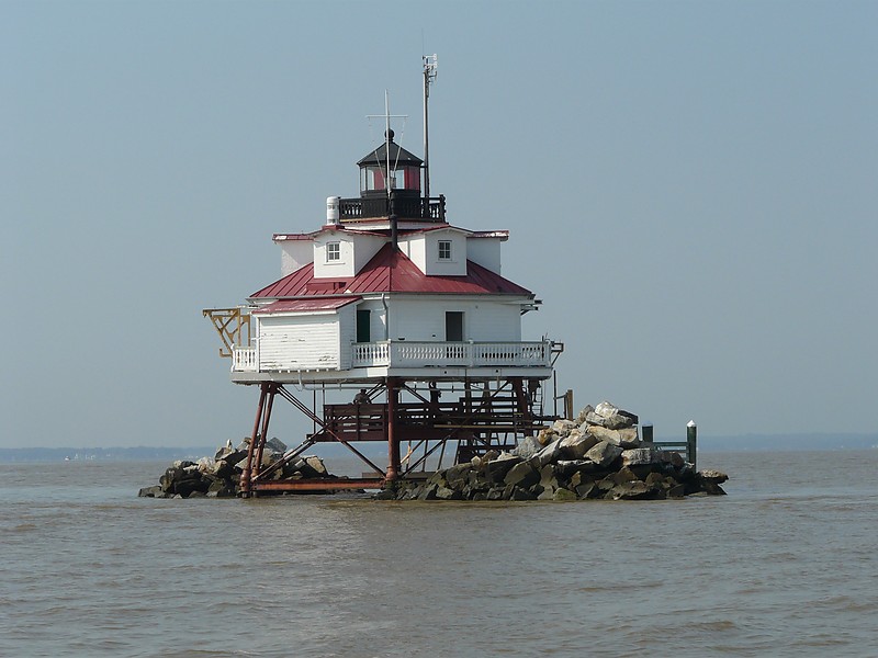 Maryland / Annapolis County / Chesapeake Bay / Thomas Shoal Point Lighthouse
Author of the photo: [url=https://www.flickr.com/photos/9742303@N02/albums]Kaye Duncan[/url]

Keywords: Maryland;Annapolis;Chesapeake Bay;Offshore