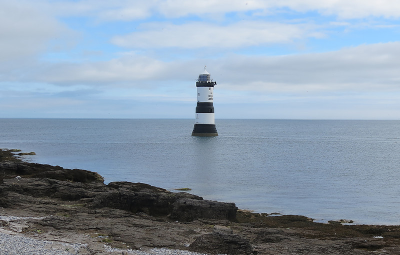 Trwyn Du lighthouse
AKA Penmon Point
Author of the photo: [url=https://www.flickr.com/photos/21475135@N05/]Karl Agre[/url]

Keywords: United Kingdom;Wales;Irish sea;Offshore