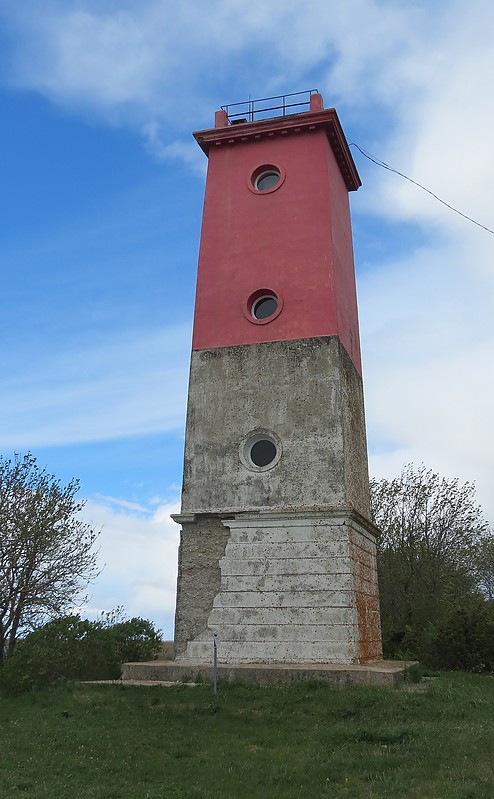 Virtsu lighthouse
Author of the photo: [url=https://www.flickr.com/photos/21475135@N05/]Karl Agre[/url]
Keywords: Estonia;Gulf of Riga